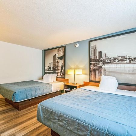 Hotel 8 Fergus Falls Esterno foto