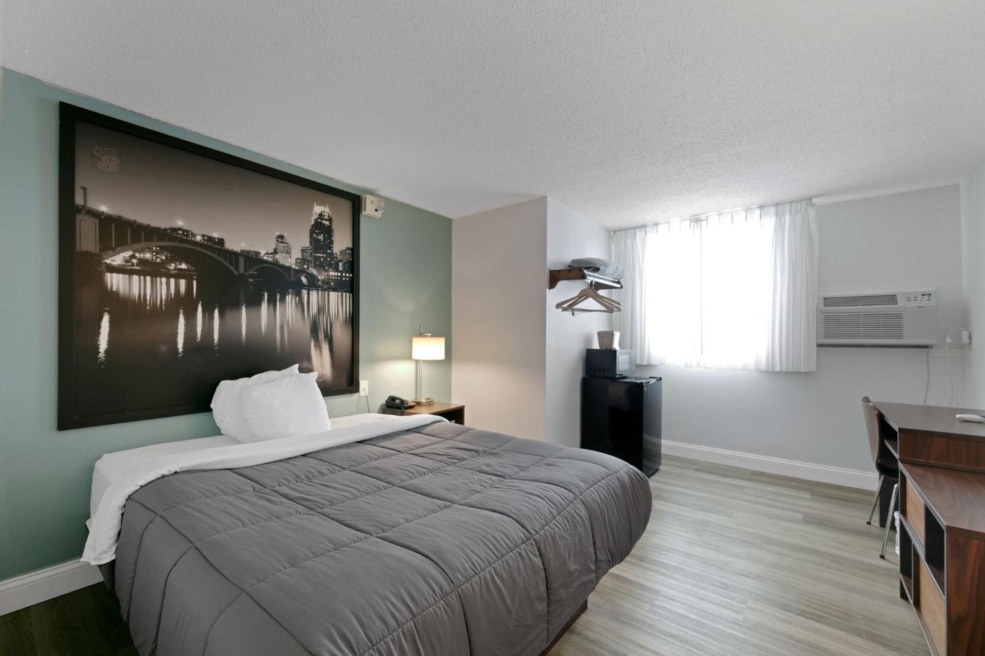 Hotel 8 Fergus Falls Esterno foto