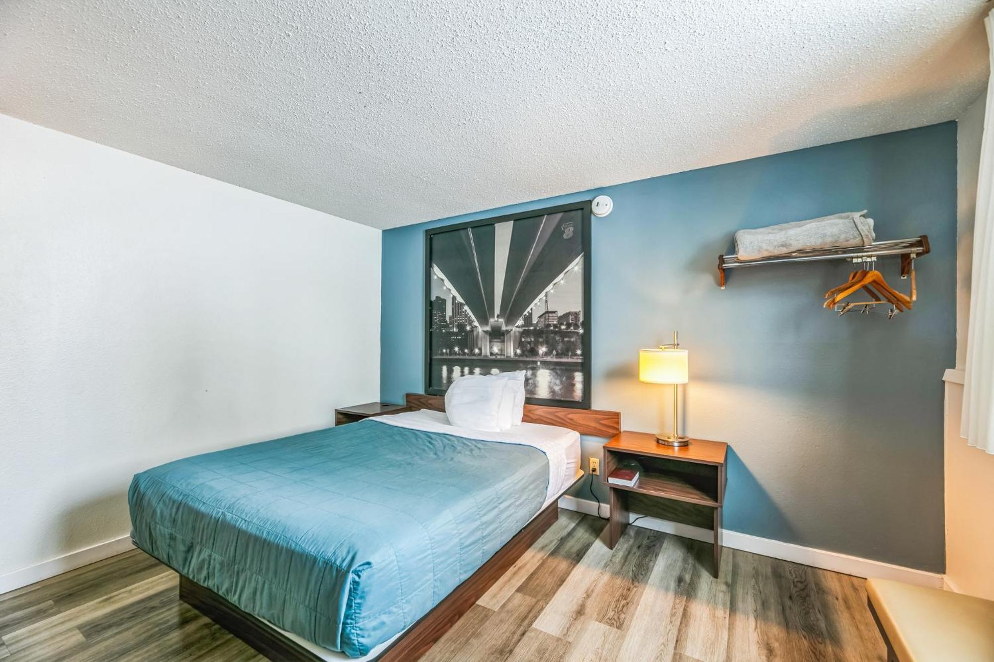 Hotel 8 Fergus Falls Esterno foto