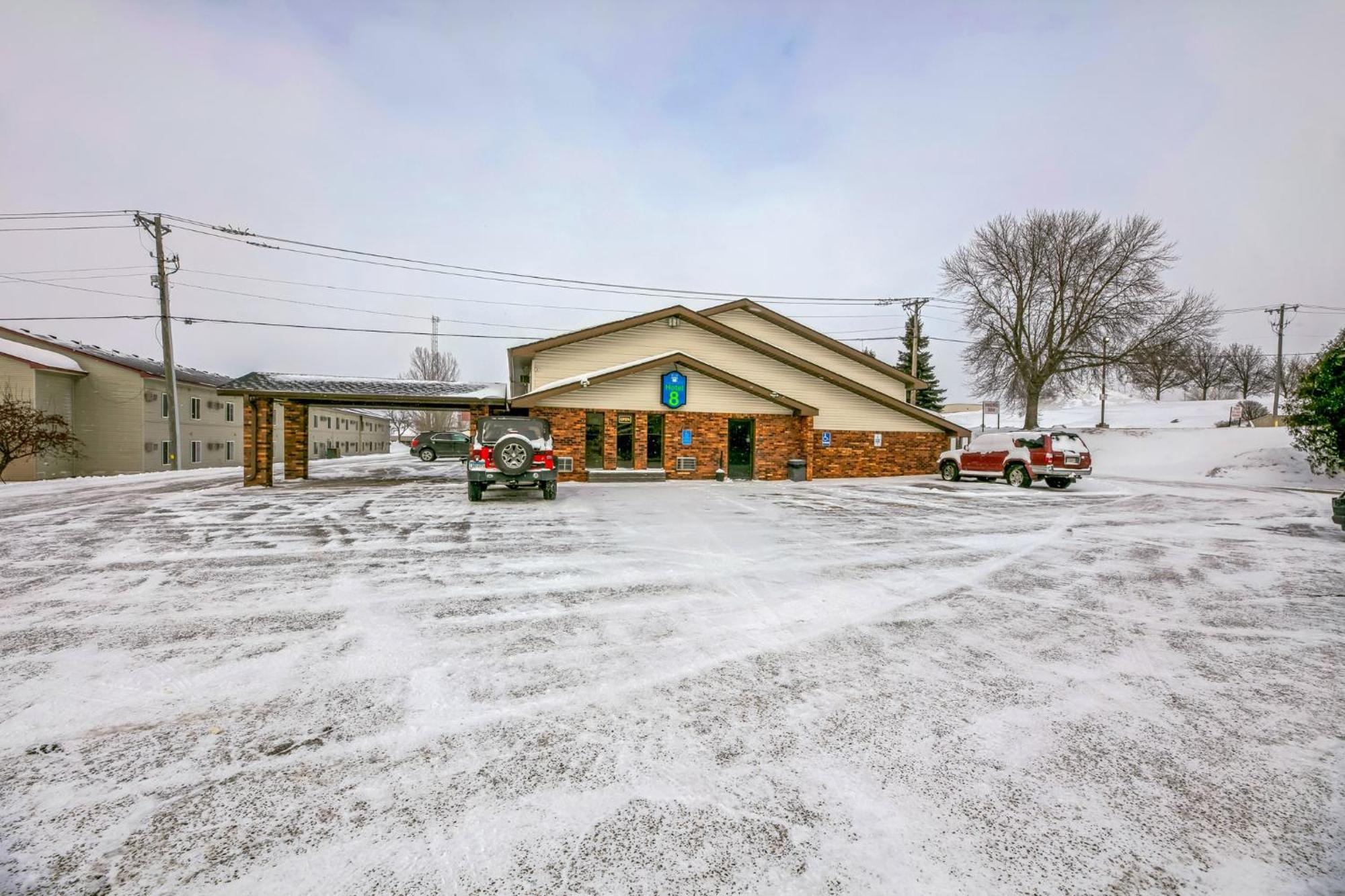 Hotel 8 Fergus Falls Esterno foto