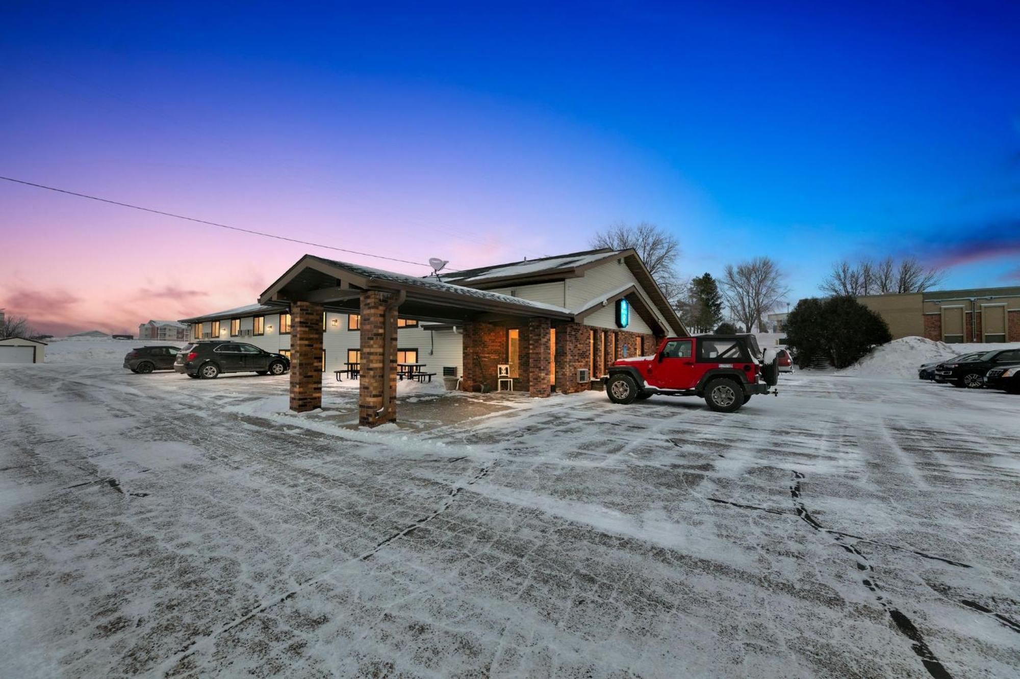 Hotel 8 Fergus Falls Esterno foto
