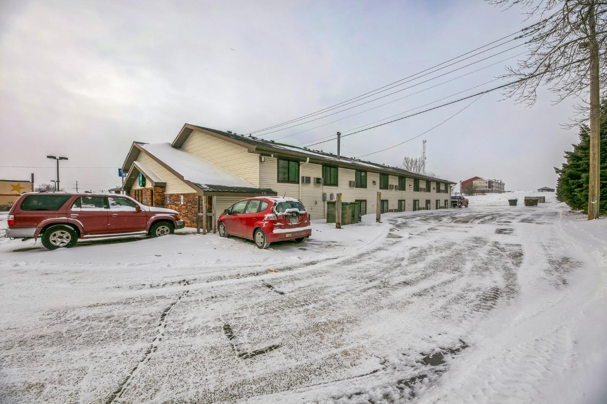 Hotel 8 Fergus Falls Esterno foto